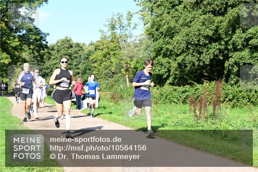 27.09.2026 - 35. Volkslauf durch das schöne Alstertal Dr. Thomas Lammeyer http://msf.ph/oto/10564156 27.09.2026 10:34:24 Laufen 3385 meine-sportfotos.de