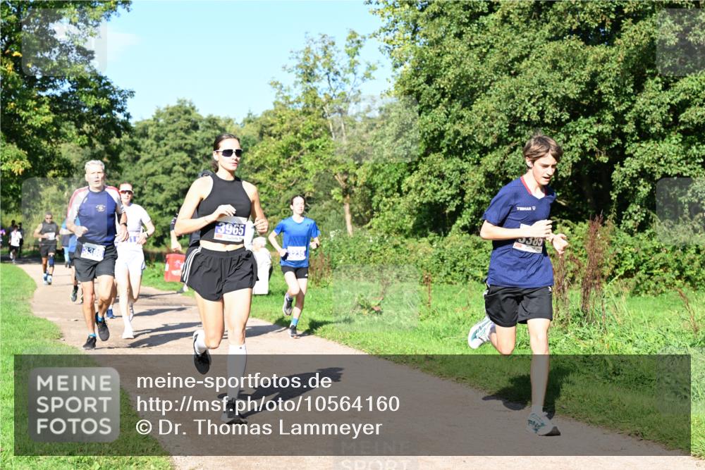 27.09.2026 - 35. Volkslauf durch das schöne Alstertal Dr. Thomas Lammeyer http://msf.ph/oto/10564160 27.09.2026 10:34:25 Laufen 33, 3965, 3235, 389 meine-sportfotos.de