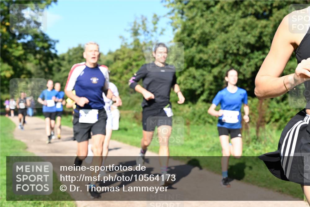 27.09.2026 - 35. Volkslauf durch das schöne Alstertal Dr. Thomas Lammeyer http://msf.ph/oto/10564173 27.09.2026 10:34:26 Laufen  meine-sportfotos.de