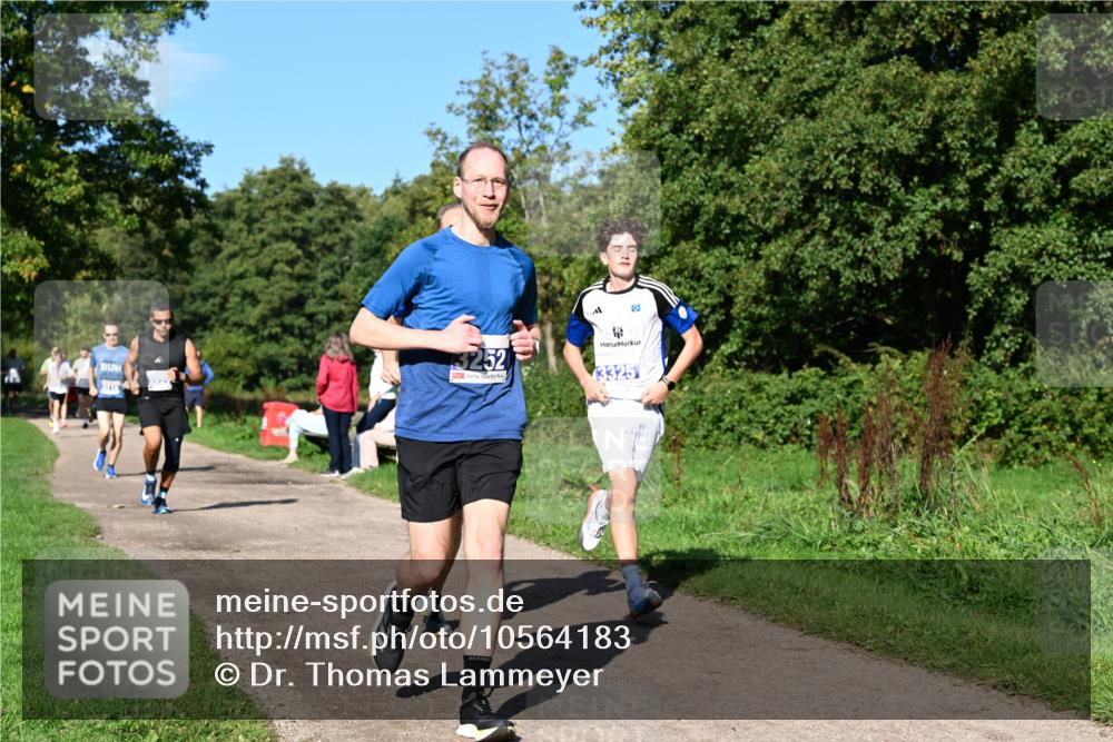 27.09.2026 - 35. Volkslauf durch das schöne Alstertal Dr. Thomas Lammeyer http://msf.ph/oto/10564183 27.09.2026 10:34:29 Laufen 3252, 3325 meine-sportfotos.de