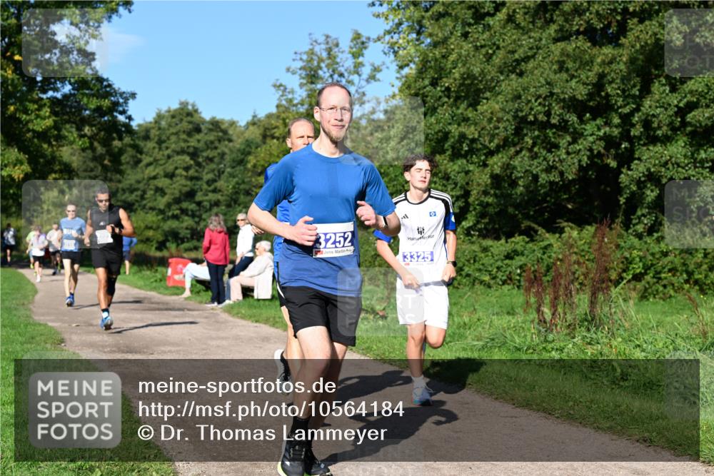 27.09.2026 - 35. Volkslauf durch das schöne Alstertal Dr. Thomas Lammeyer http://msf.ph/oto/10564184 27.09.2026 10:34:30 Laufen 3252, 3325 meine-sportfotos.de