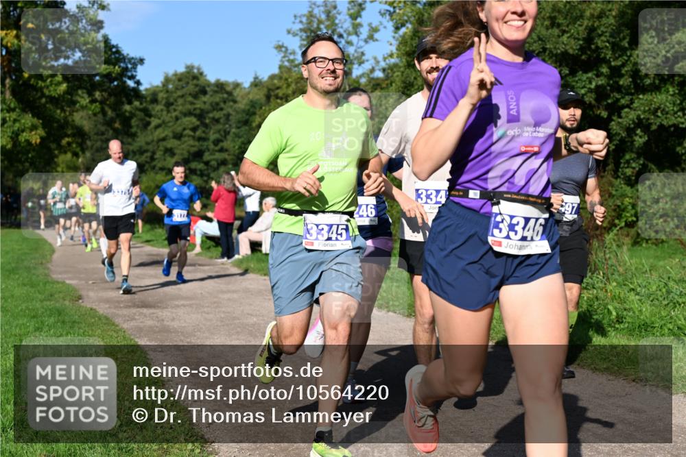 27.09.2026 - 35. Volkslauf durch das schöne Alstertal Dr. Thomas Lammeyer http://msf.ph/oto/10564220 27.09.2026 10:34:42 Laufen 20, 019, 3345, 246, 334, 3346, 97 meine-sportfotos.de