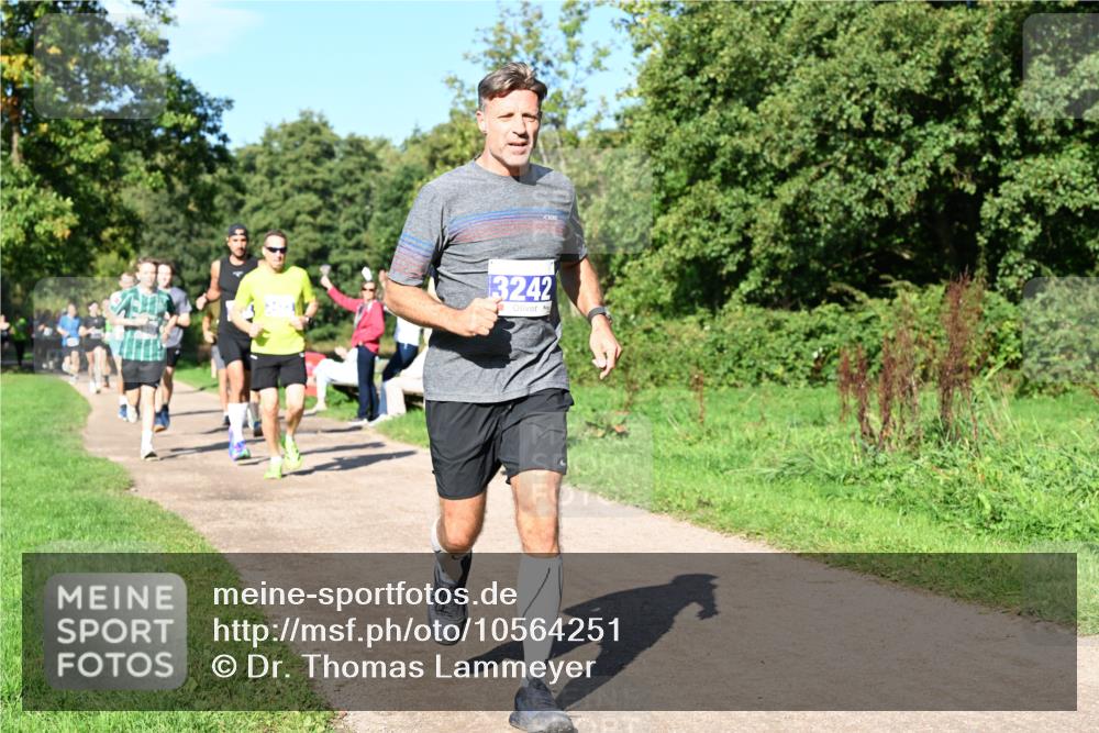 27.09.2026 - 35. Volkslauf durch das schöne Alstertal Dr. Thomas Lammeyer http://msf.ph/oto/10564251 27.09.2026 10:34:46 Laufen  meine-sportfotos.de