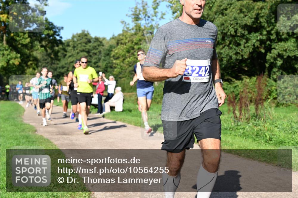 27.09.2026 - 35. Volkslauf durch das schöne Alstertal Dr. Thomas Lammeyer http://msf.ph/oto/10564255 27.09.2026 10:34:47 Laufen 3242 meine-sportfotos.de