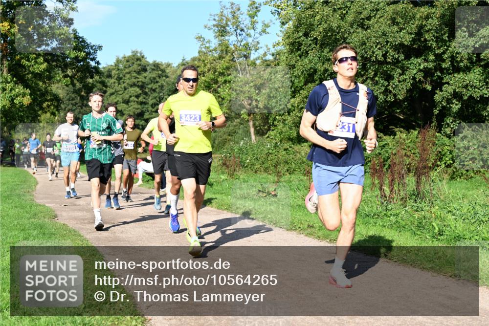 27.09.2026 - 35. Volkslauf durch das schöne Alstertal Dr. Thomas Lammeyer http://msf.ph/oto/10564265 27.09.2026 10:34:48 Laufen 3423 meine-sportfotos.de