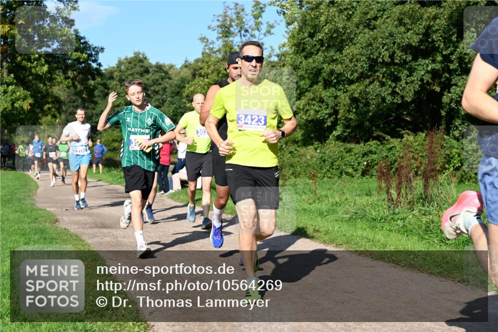 27.09.2026 - 35. Volkslauf durch das schöne Alstertal Dr. Thomas Lammeyer http://msf.ph/oto/10564269 27.09.2026 10:34:49 Laufen 3150, 303, 3423 meine-sportfotos.de