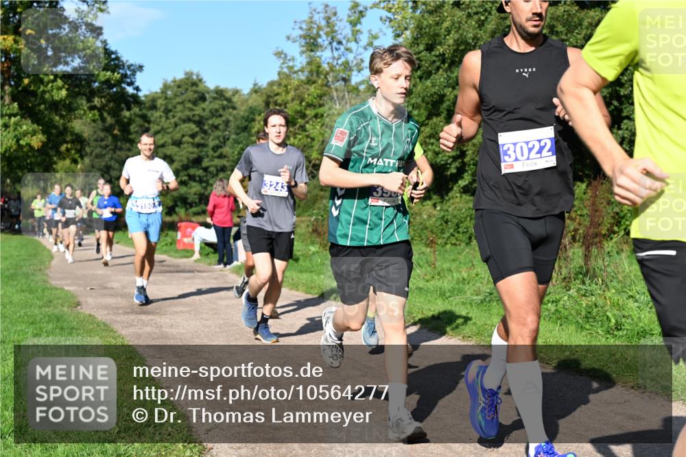 27.09.2026 - 35. Volkslauf durch das schöne Alstertal Dr. Thomas Lammeyer http://msf.ph/oto/10564277 27.09.2026 10:34:50 Laufen 3243, 3022 meine-sportfotos.de