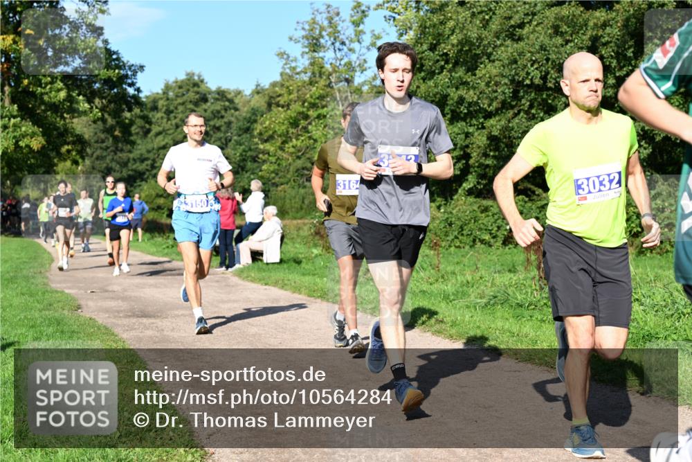 27.09.2026 - 35. Volkslauf durch das schöne Alstertal Dr. Thomas Lammeyer http://msf.ph/oto/10564284 27.09.2026 10:34:51 Laufen 3164, 3150, 3032 meine-sportfotos.de