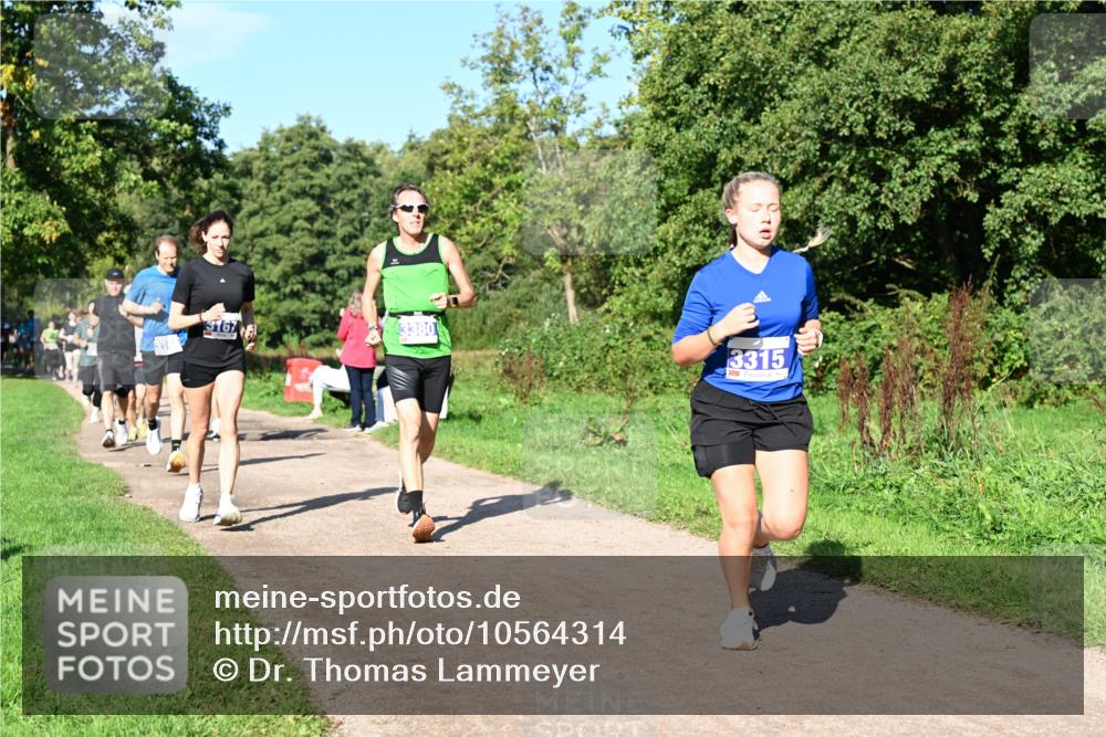 27.09.2026 - 35. Volkslauf durch das schöne Alstertal Dr. Thomas Lammeyer http://msf.ph/oto/10564314 27.09.2026 10:34:56 Laufen 3167, 3380, 3315 meine-sportfotos.de