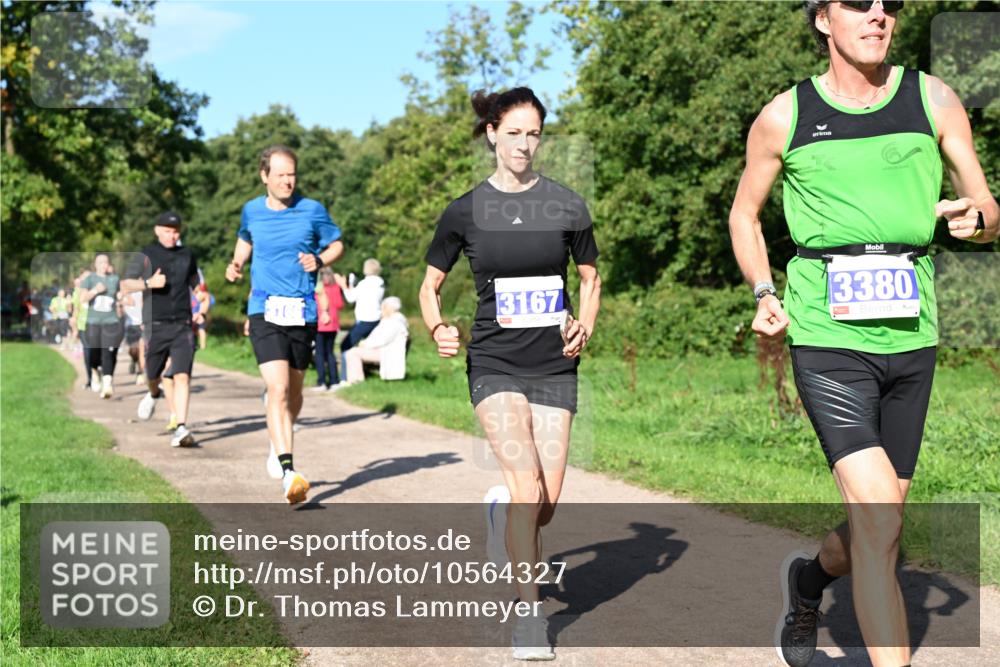 27.09.2026 - 35. Volkslauf durch das schöne Alstertal Dr. Thomas Lammeyer http://msf.ph/oto/10564327 27.09.2026 10:34:58 Laufen 3167, 3380, 1 meine-sportfotos.de
