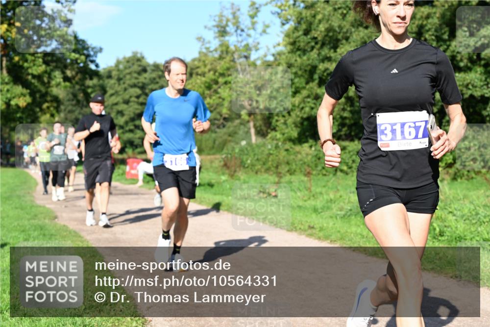 27.09.2026 - 35. Volkslauf durch das schöne Alstertal Dr. Thomas Lammeyer http://msf.ph/oto/10564331 27.09.2026 10:34:58 Laufen 9915, 3167 meine-sportfotos.de