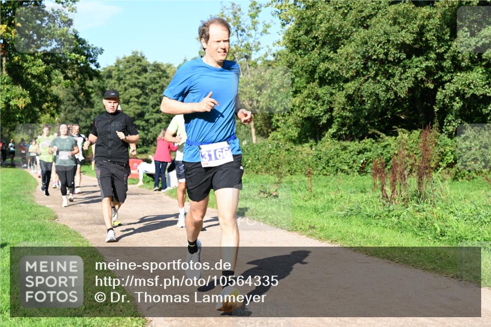 27.09.2026 - 35. Volkslauf durch das schöne Alstertal Dr. Thomas Lammeyer http://msf.ph/oto/10564335 27.09.2026 10:34:59 Laufen 3166 meine-sportfotos.de
