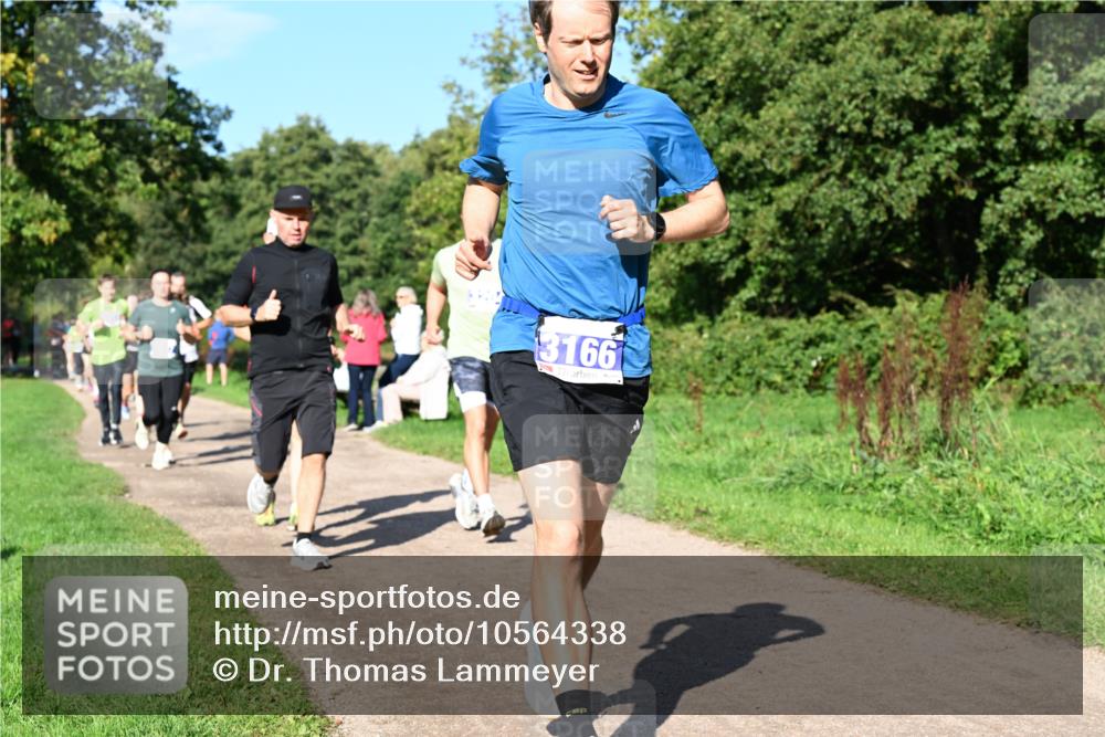 27.09.2026 - 35. Volkslauf durch das schöne Alstertal Dr. Thomas Lammeyer http://msf.ph/oto/10564338 27.09.2026 10:34:59 Laufen 3166 meine-sportfotos.de