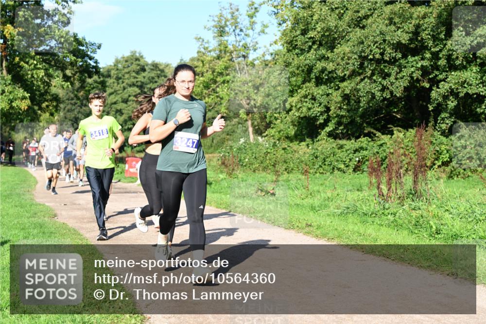 27.09.2026 - 35. Volkslauf durch das schöne Alstertal Dr. Thomas Lammeyer http://msf.ph/oto/10564360 27.09.2026 10:35:03 Laufen 3418, 3247 meine-sportfotos.de