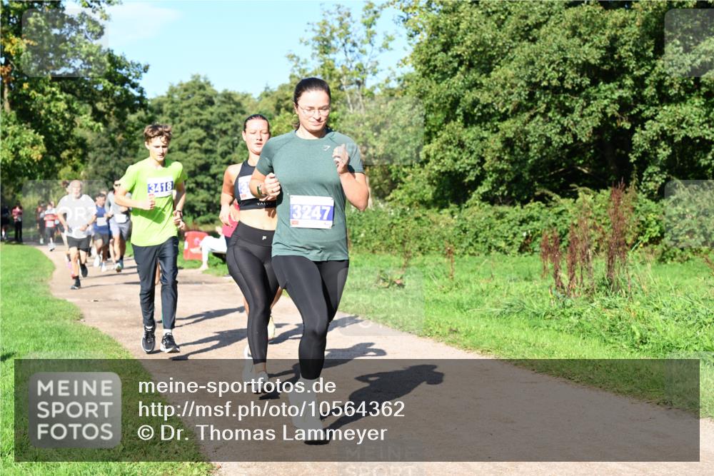 27.09.2026 - 35. Volkslauf durch das schöne Alstertal Dr. Thomas Lammeyer http://msf.ph/oto/10564362 27.09.2026 10:35:03 Laufen 3418, 3247 meine-sportfotos.de