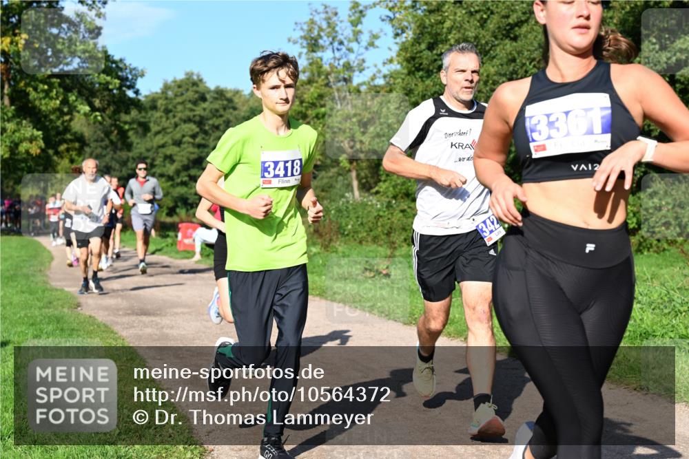 27.09.2026 - 35. Volkslauf durch das schöne Alstertal Dr. Thomas Lammeyer http://msf.ph/oto/10564372 27.09.2026 10:35:04 Laufen 3418, 342, 3361, 2 meine-sportfotos.de