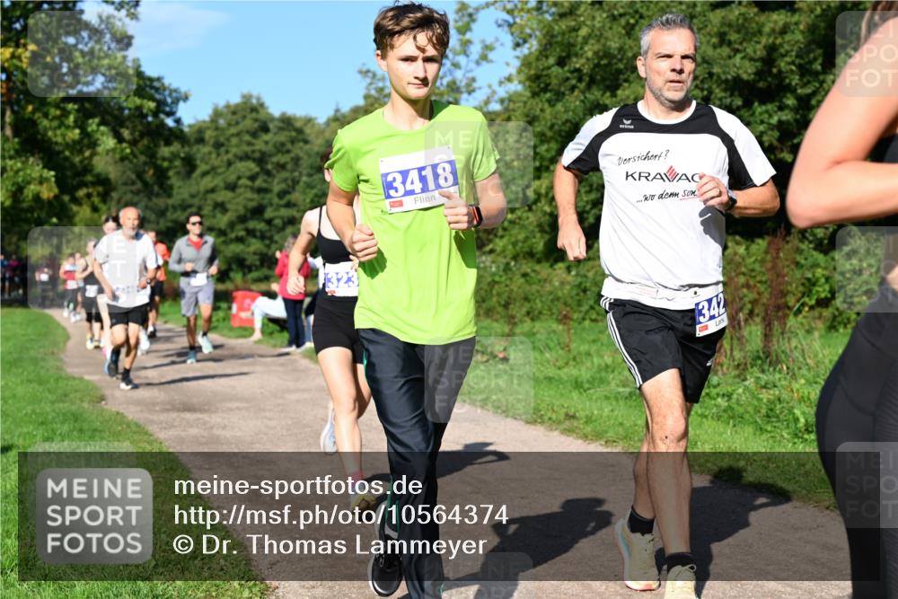 27.09.2026 - 35. Volkslauf durch das schöne Alstertal Dr. Thomas Lammeyer http://msf.ph/oto/10564374 27.09.2026 10:35:05 Laufen 3418, 342 meine-sportfotos.de
