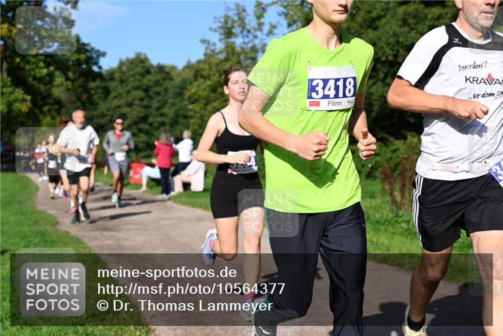 27.09.2026 - 35. Volkslauf durch das schöne Alstertal Dr. Thomas Lammeyer http://msf.ph/oto/10564377 27.09.2026 10:35:05 Laufen 3418 meine-sportfotos.de