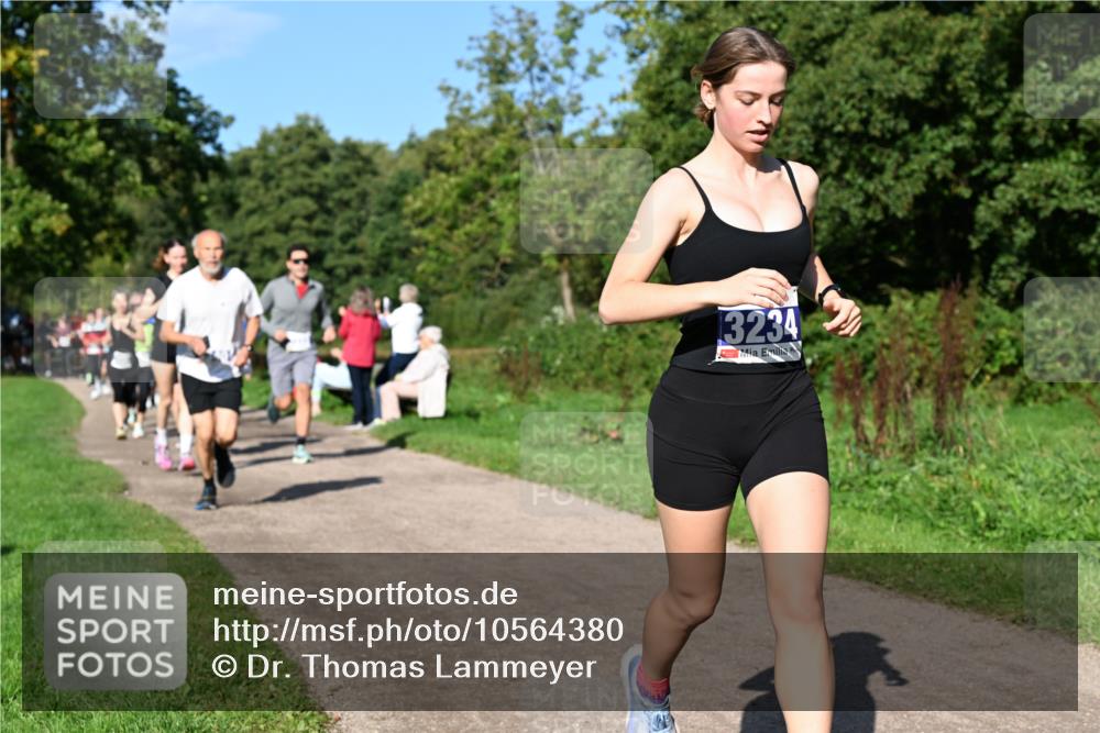 27.09.2026 - 35. Volkslauf durch das schöne Alstertal Dr. Thomas Lammeyer http://msf.ph/oto/10564380 27.09.2026 10:35:06 Laufen 3234 meine-sportfotos.de