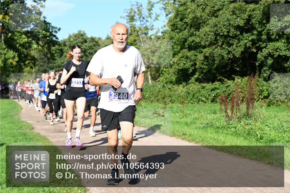 27.09.2026 - 35. Volkslauf durch das schöne Alstertal Dr. Thomas Lammeyer http://msf.ph/oto/10564393 27.09.2026 10:35:08 Laufen 3233, 3340 meine-sportfotos.de