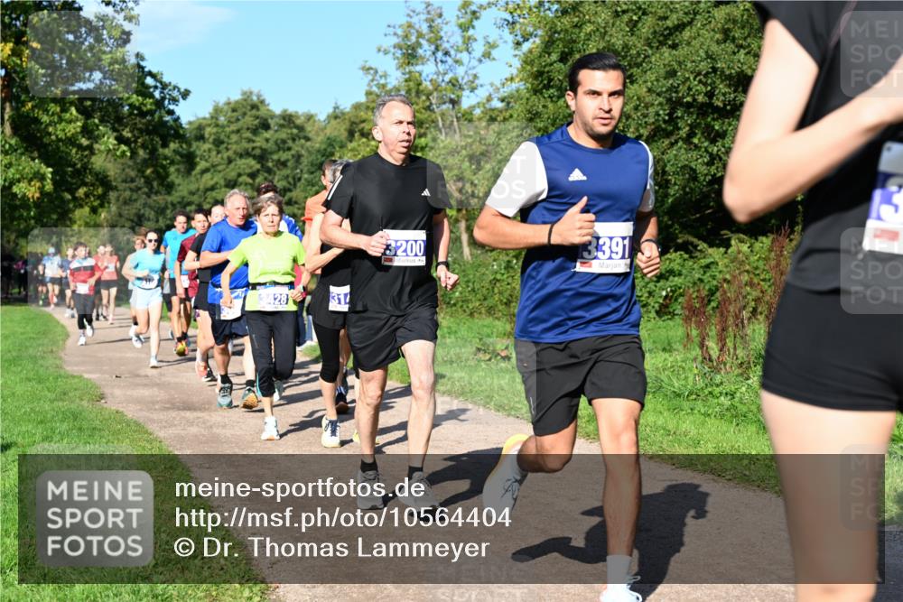 27.09.2026 - 35. Volkslauf durch das schöne Alstertal Dr. Thomas Lammeyer http://msf.ph/oto/10564404 27.09.2026 10:35:10 Laufen 34281, 314, 3200, 3391 meine-sportfotos.de