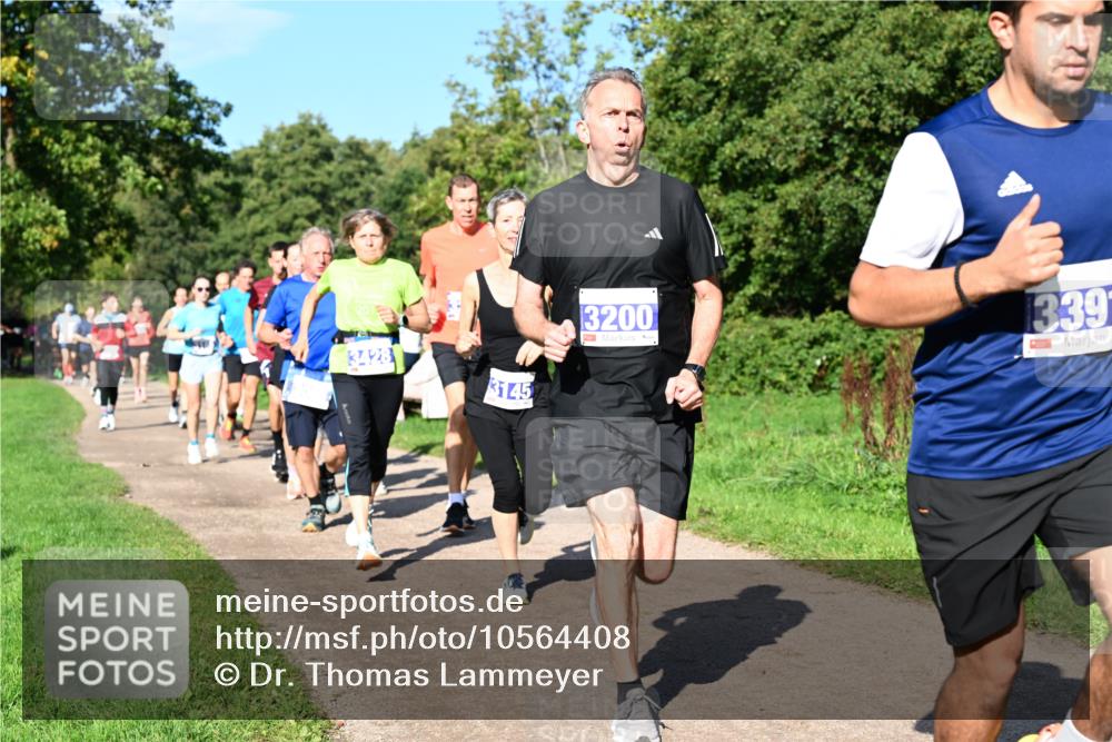27.09.2026 - 35. Volkslauf durch das schöne Alstertal Dr. Thomas Lammeyer http://msf.ph/oto/10564408 27.09.2026 10:35:11 Laufen 3428, 3145, 3200, 339 meine-sportfotos.de