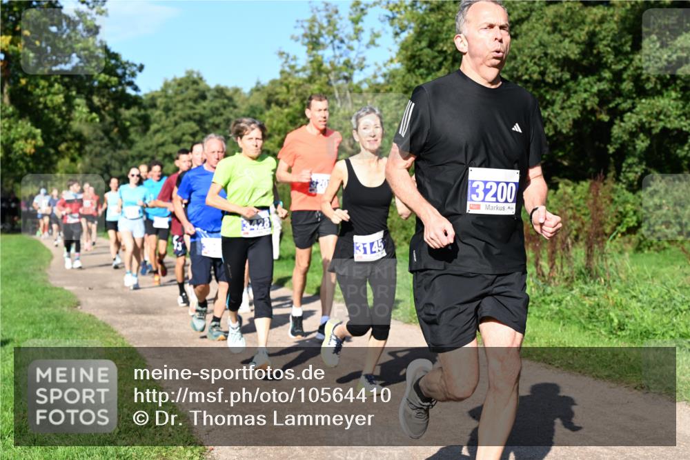 27.09.2026 - 35. Volkslauf durch das schöne Alstertal Dr. Thomas Lammeyer http://msf.ph/oto/10564410 27.09.2026 10:35:11 Laufen 4281, 3145, 3200 meine-sportfotos.de
