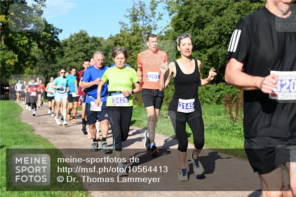 27.09.2026 - 35. Volkslauf durch das schöne Alstertal Dr. Thomas Lammeyer http://msf.ph/oto/10564413 27.09.2026 10:35:11 Laufen 1, 30, 2013, 3203, 3428, 3145, 320 meine-sportfotos.de