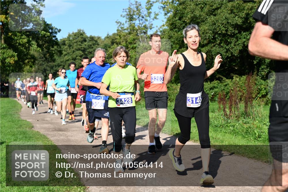 27.09.2026 - 35. Volkslauf durch das schöne Alstertal Dr. Thomas Lammeyer http://msf.ph/oto/10564414 27.09.2026 10:35:11 Laufen 3065, 3428, 3203, 314 meine-sportfotos.de
