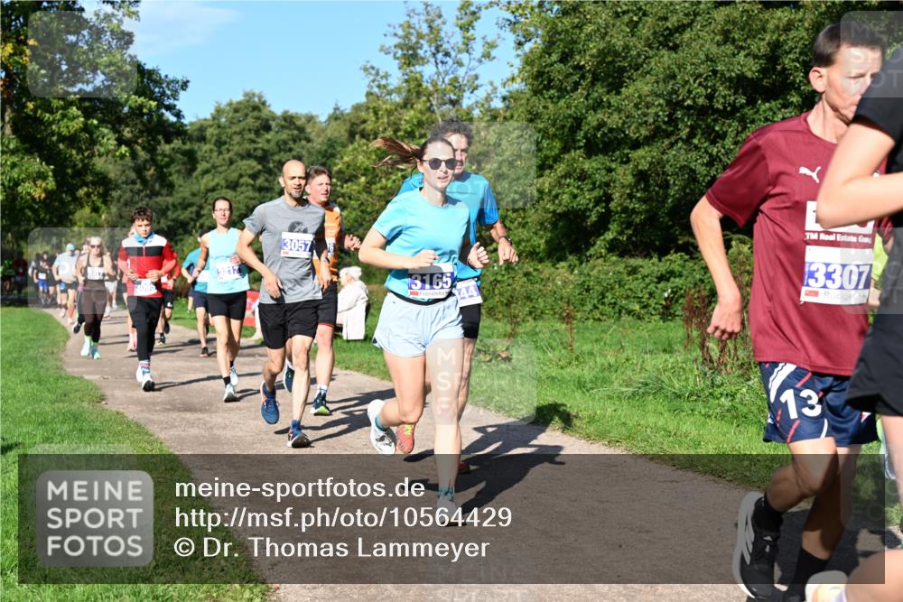 27.09.2026 - 35. Volkslauf durch das schöne Alstertal Dr. Thomas Lammeyer http://msf.ph/oto/10564429 27.09.2026 10:35:14 Laufen 3057, 3165, 3307 meine-sportfotos.de