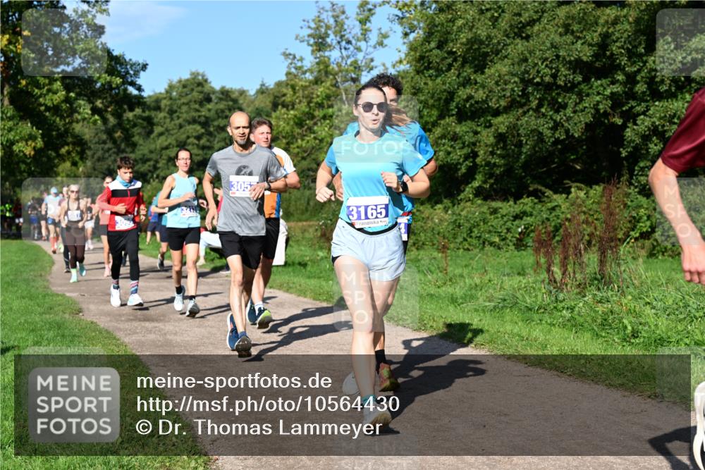27.09.2026 - 35. Volkslauf durch das schöne Alstertal Dr. Thomas Lammeyer http://msf.ph/oto/10564430 27.09.2026 10:35:14 Laufen 3057, 3165 meine-sportfotos.de