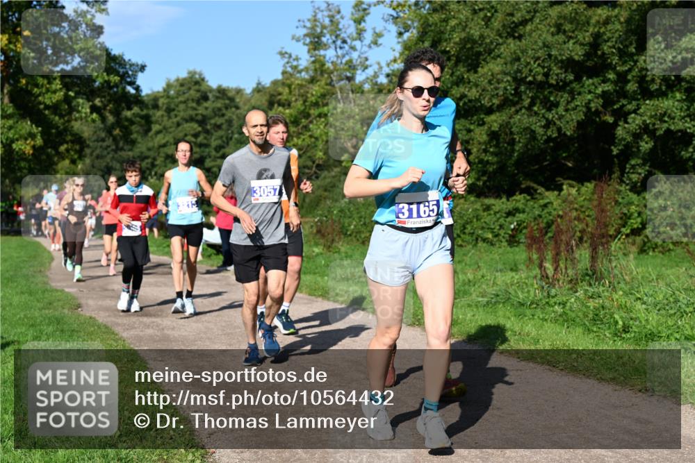 27.09.2026 - 35. Volkslauf durch das schöne Alstertal Dr. Thomas Lammeyer http://msf.ph/oto/10564432 27.09.2026 10:35:15 Laufen 213, 3057, 13165 meine-sportfotos.de
