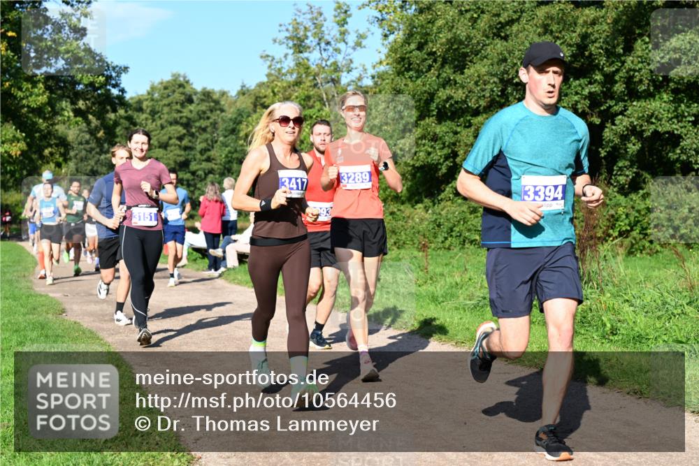 27.09.2026 - 35. Volkslauf durch das schöne Alstertal Dr. Thomas Lammeyer http://msf.ph/oto/10564456 27.09.2026 10:35:20 Laufen 3151, 3417, 2, 3289, 3394 meine-sportfotos.de