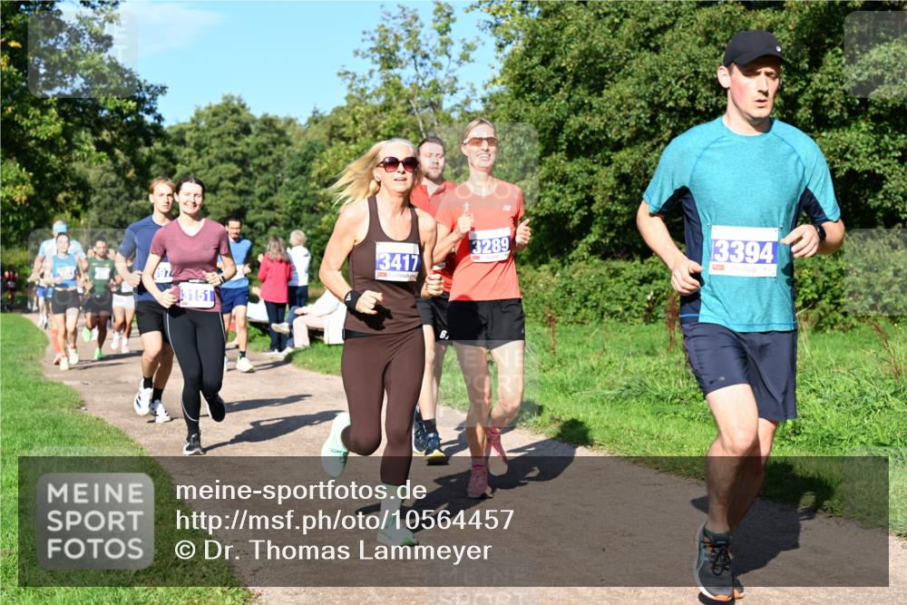 27.09.2026 - 35. Volkslauf durch das schöne Alstertal Dr. Thomas Lammeyer http://msf.ph/oto/10564457 27.09.2026 10:35:20 Laufen 497, 3151, 3417, 3289, 3394 meine-sportfotos.de