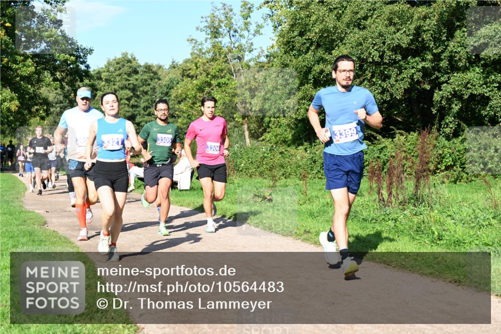 27.09.2026 - 35. Volkslauf durch das schöne Alstertal Dr. Thomas Lammeyer http://msf.ph/oto/10564483 27.09.2026 10:35:24 Laufen 3305, 3306, 3399 meine-sportfotos.de