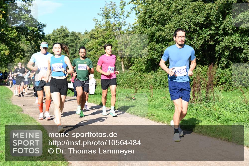 27.09.2026 - 35. Volkslauf durch das schöne Alstertal Dr. Thomas Lammeyer http://msf.ph/oto/10564484 27.09.2026 10:35:24 Laufen 3403, 3321, 3305, 3306, 3399 meine-sportfotos.de