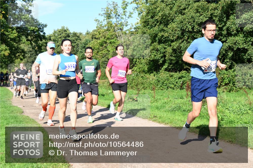 27.09.2026 - 35. Volkslauf durch das schöne Alstertal Dr. Thomas Lammeyer http://msf.ph/oto/10564486 27.09.2026 10:35:24 Laufen 40, 3321, 3305, 3306 meine-sportfotos.de