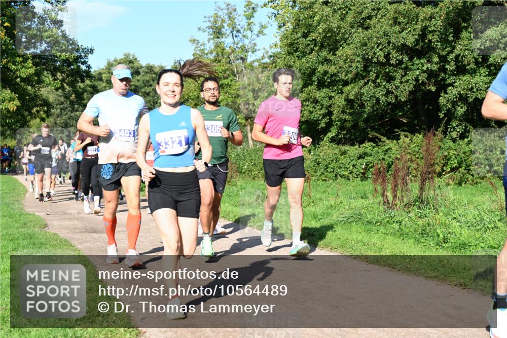 27.09.2026 - 35. Volkslauf durch das schöne Alstertal Dr. Thomas Lammeyer http://msf.ph/oto/10564489 27.09.2026 10:35:24 Laufen 3221, 3403, 305, 3321, 2306 meine-sportfotos.de