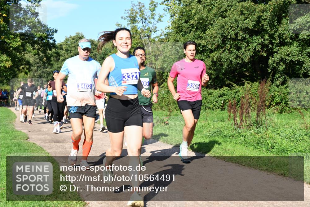 27.09.2026 - 35. Volkslauf durch das schöne Alstertal Dr. Thomas Lammeyer http://msf.ph/oto/10564491 27.09.2026 10:35:25 Laufen 3403, 3321, 05, 3306 meine-sportfotos.de
