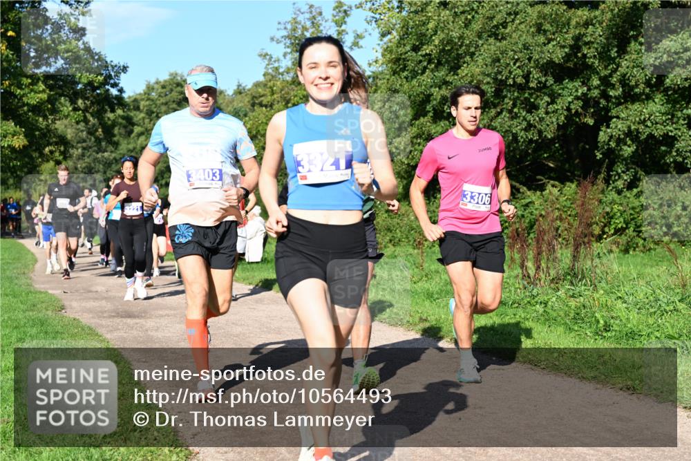 27.09.2026 - 35. Volkslauf durch das schöne Alstertal Dr. Thomas Lammeyer http://msf.ph/oto/10564493 27.09.2026 10:35:25 Laufen 3403, 3321, 3306 meine-sportfotos.de