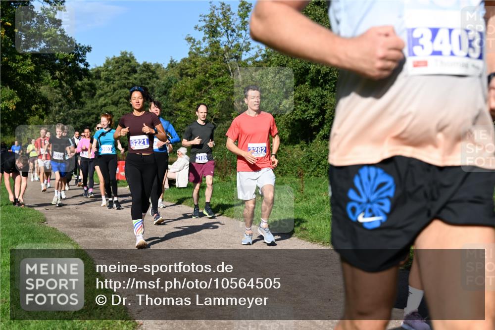 27.09.2026 - 35. Volkslauf durch das schöne Alstertal Dr. Thomas Lammeyer http://msf.ph/oto/10564505 27.09.2026 10:35:27 Laufen 3025, 3221, 3185, 2282, 3403 meine-sportfotos.de