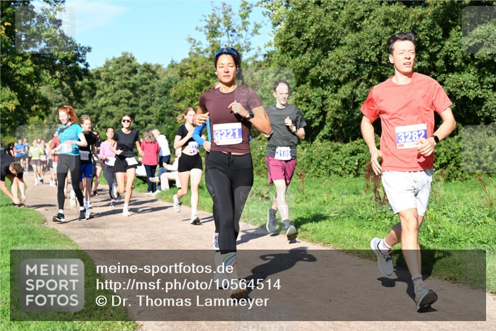 27.09.2026 - 35. Volkslauf durch das schöne Alstertal Dr. Thomas Lammeyer http://msf.ph/oto/10564514 27.09.2026 10:35:28 Laufen 025, 3221, 3185, 3282 meine-sportfotos.de