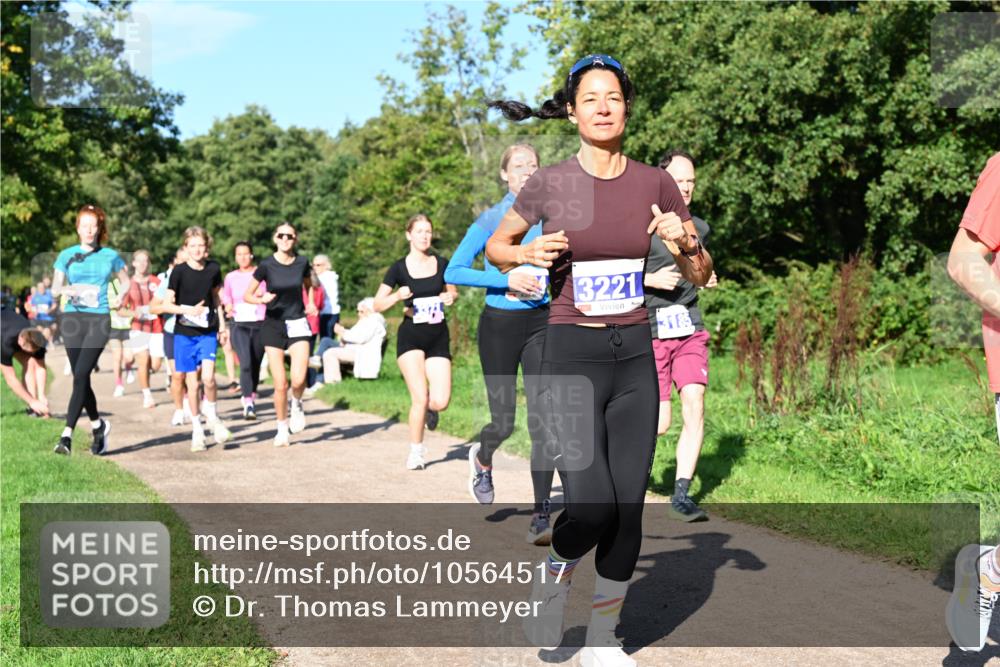 27.09.2026 - 35. Volkslauf durch das schöne Alstertal Dr. Thomas Lammeyer http://msf.ph/oto/10564517 27.09.2026 10:35:28 Laufen 3221, 3185 meine-sportfotos.de
