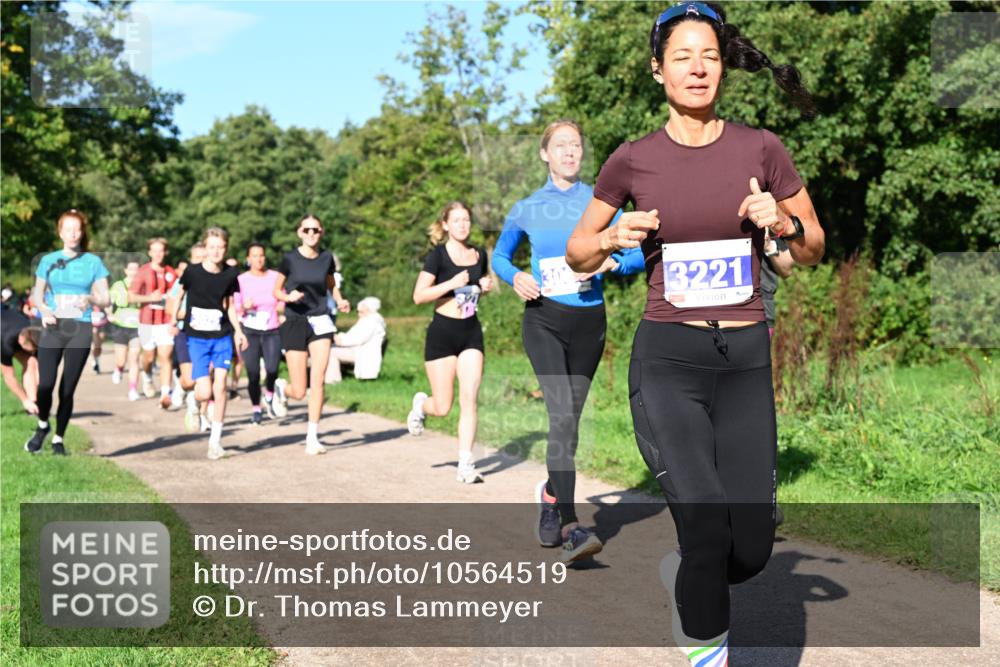 27.09.2026 - 35. Volkslauf durch das schöne Alstertal Dr. Thomas Lammeyer http://msf.ph/oto/10564519 27.09.2026 10:35:29 Laufen 3221 meine-sportfotos.de