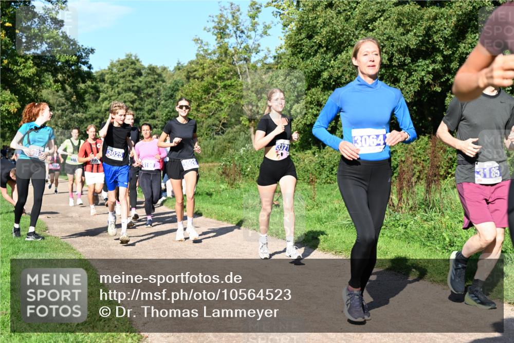 27.09.2026 - 35. Volkslauf durch das schöne Alstertal Dr. Thomas Lammeyer http://msf.ph/oto/10564523 27.09.2026 10:35:29 Laufen 3025, 31982, 3026, 30642, 3185 meine-sportfotos.de