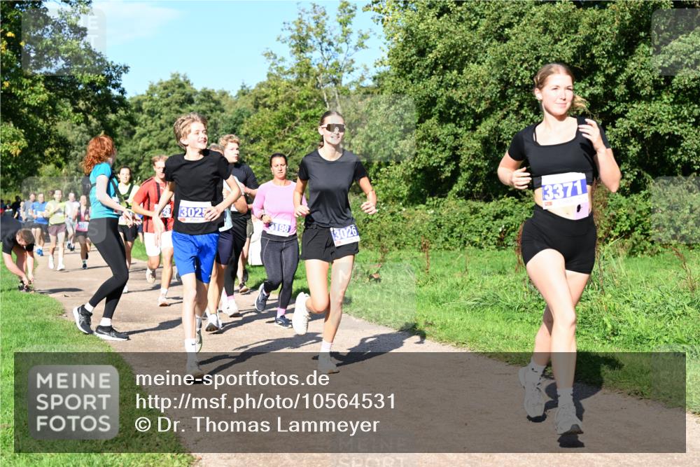 27.09.2026 - 35. Volkslauf durch das schöne Alstertal Dr. Thomas Lammeyer http://msf.ph/oto/10564531 27.09.2026 10:35:30 Laufen 3371, 302, 3198, 3026 meine-sportfotos.de