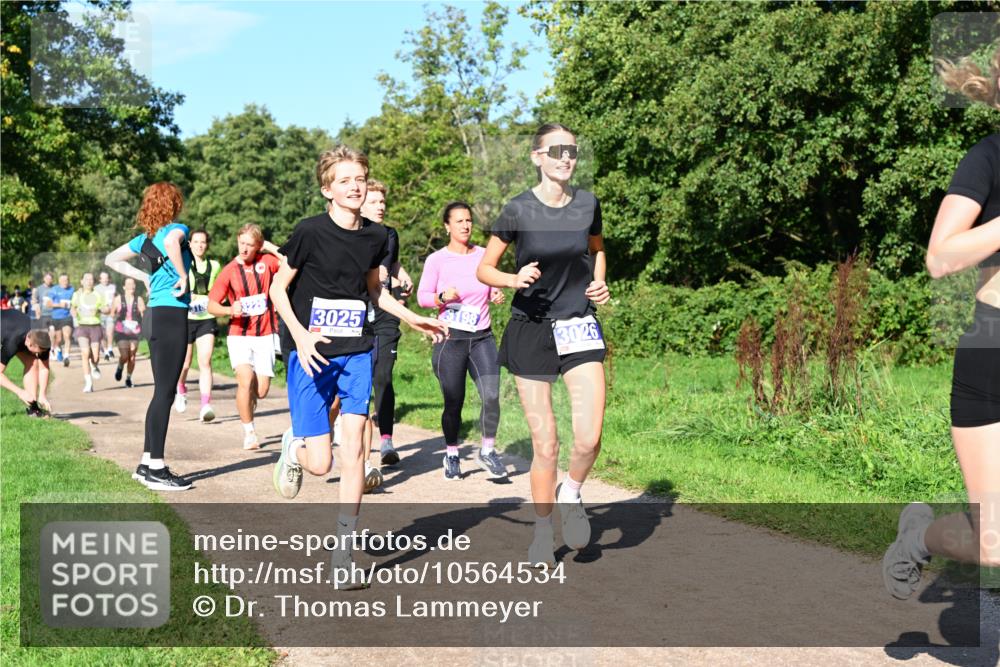 27.09.2026 - 35. Volkslauf durch das schöne Alstertal Dr. Thomas Lammeyer http://msf.ph/oto/10564534 27.09.2026 10:35:31 Laufen 3229, 3025, 198, 3026 meine-sportfotos.de