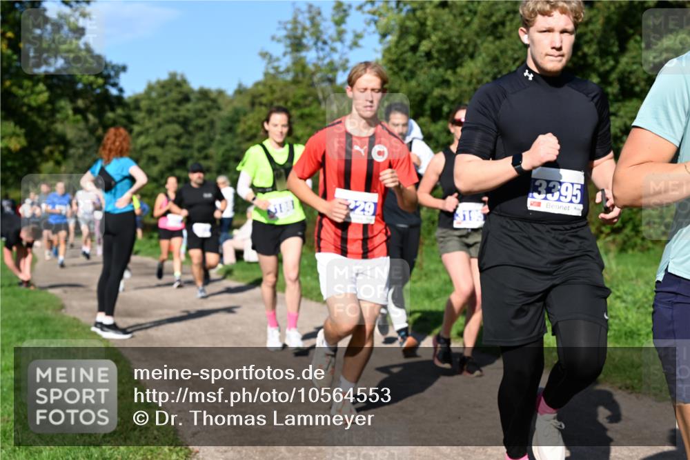 27.09.2026 - 35. Volkslauf durch das schöne Alstertal Dr. Thomas Lammeyer http://msf.ph/oto/10564553 27.09.2026 10:35:34 Laufen 3195, 3395 meine-sportfotos.de