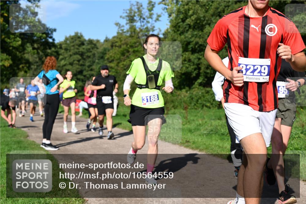 27.09.2026 - 35. Volkslauf durch das schöne Alstertal Dr. Thomas Lammeyer http://msf.ph/oto/10564559 27.09.2026 10:35:35 Laufen 3188, 3229, 95 meine-sportfotos.de