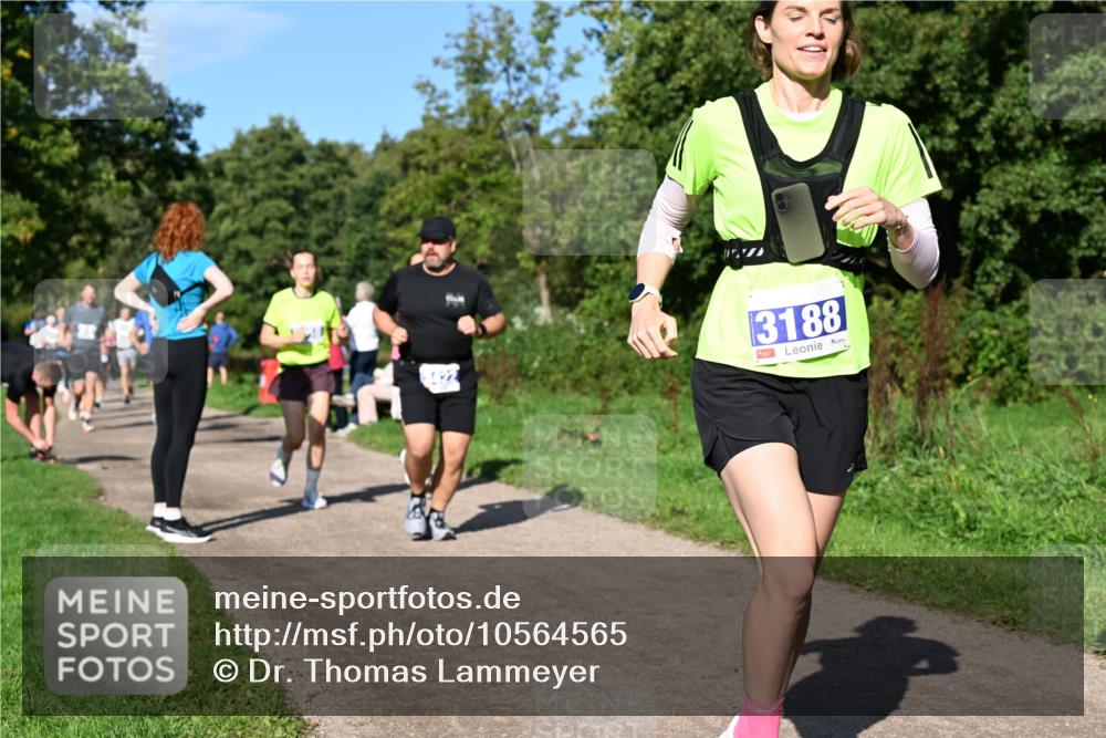 27.09.2026 - 35. Volkslauf durch das schöne Alstertal Dr. Thomas Lammeyer http://msf.ph/oto/10564565 27.09.2026 10:35:35 Laufen 3188 meine-sportfotos.de